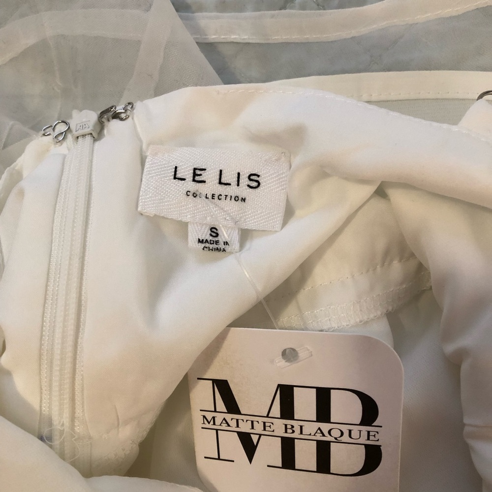 Le Lis white babydoll mini dress. Size small. NWT - Picture 9 of 10